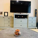 Apartemen Exclusive Slipi Grogol Senayan Sudirman 3Br 1 Full Furnished