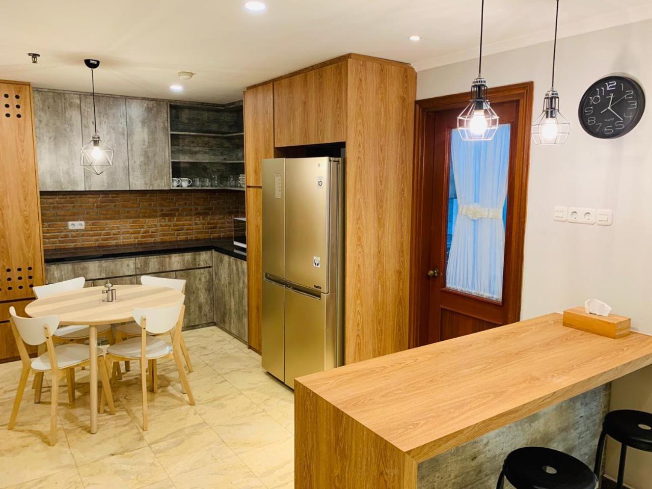 Apartment Exclusive Slipi Grogol Senayan Sudirman 3br 1 Full Furnished