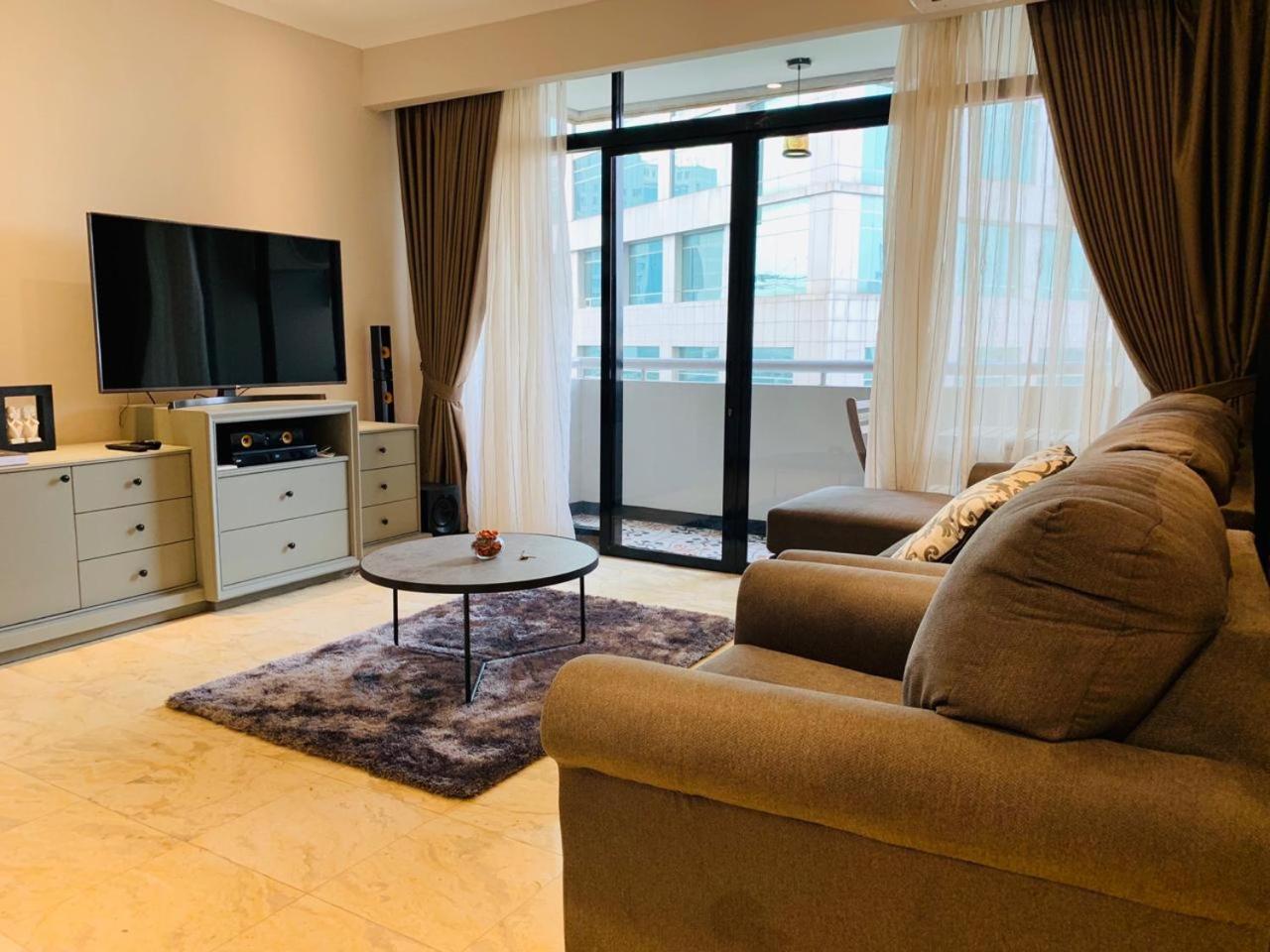 Apartment Exclusive Slipi Grogol Senayan Sudirman 3br 1 Full Furnished Jakarta