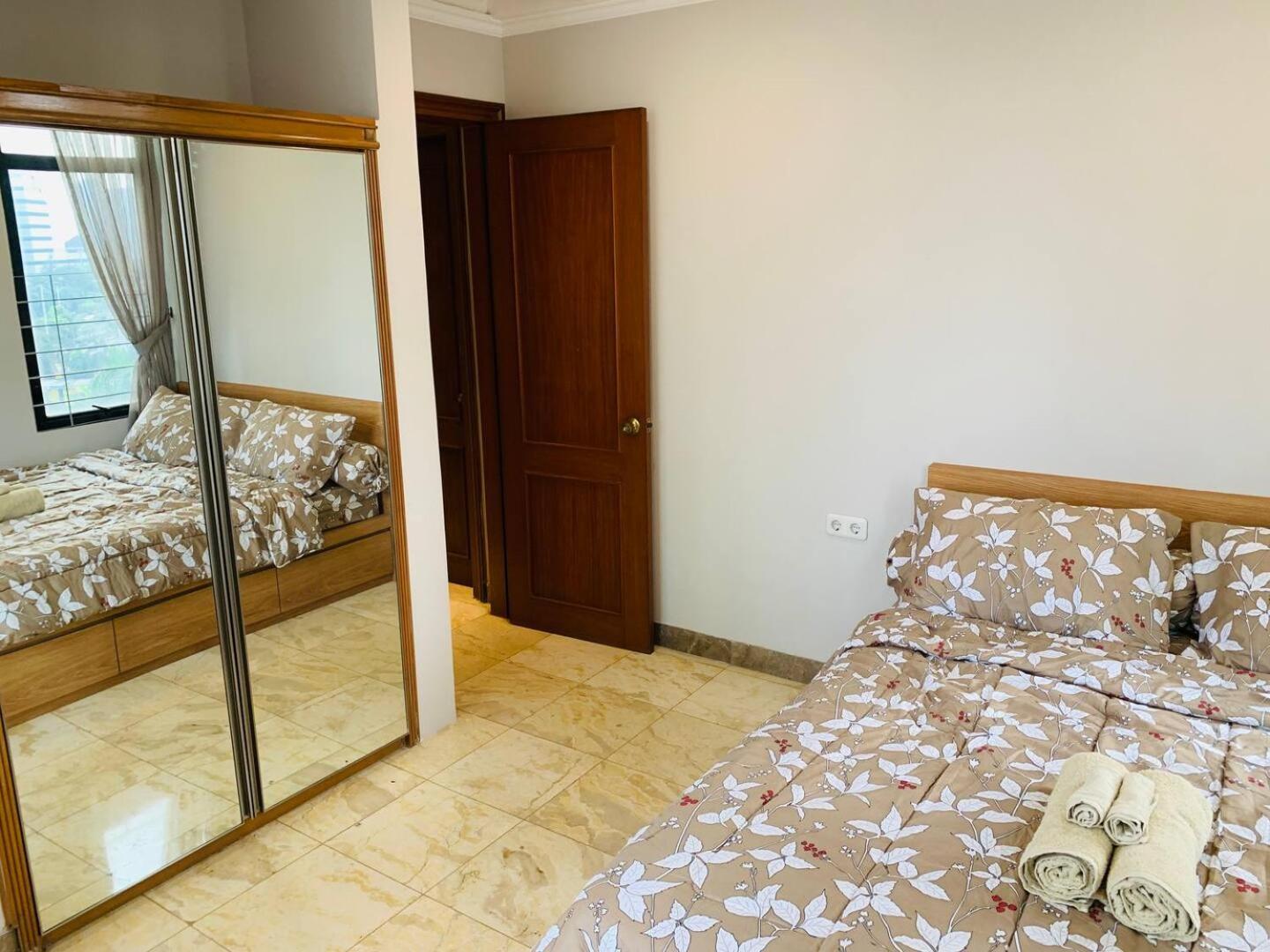 Apartment Exclusive Slipi Grogol Senayan Sudirman 3br 1 Full Furnished